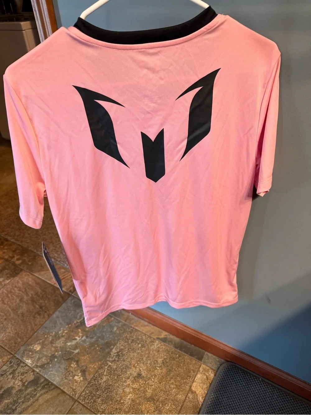 NEW Youth 14/16 Messi Pink Soccer Jersey with Black Trim